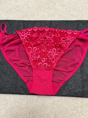 Victoria’s Secret Very Sexy Floral Mesh Low Rise String Bikini Panties Large L